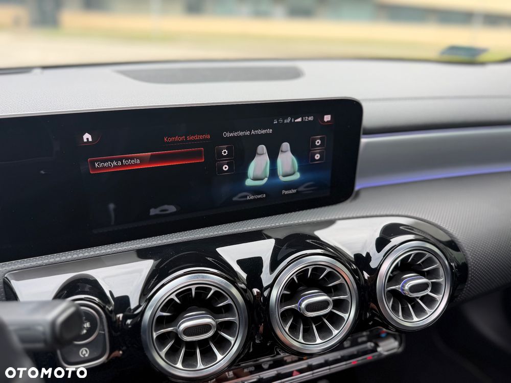 Mercedes-Benz CLA 200 AMG Line 7G-DCT - 33