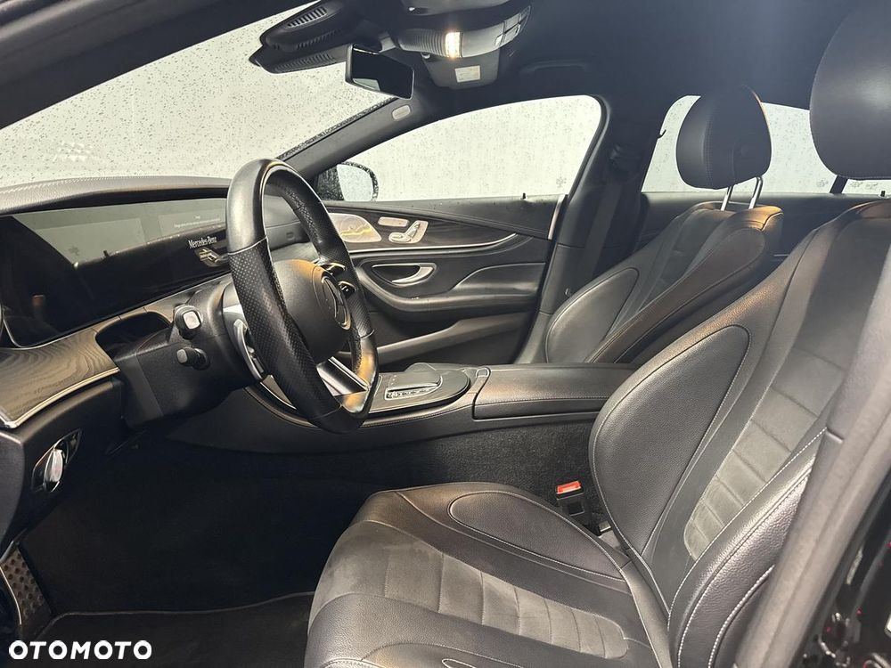 Mercedes-Benz CLS 300 d 4Matic 9G-TRONIC AMG Line - 13