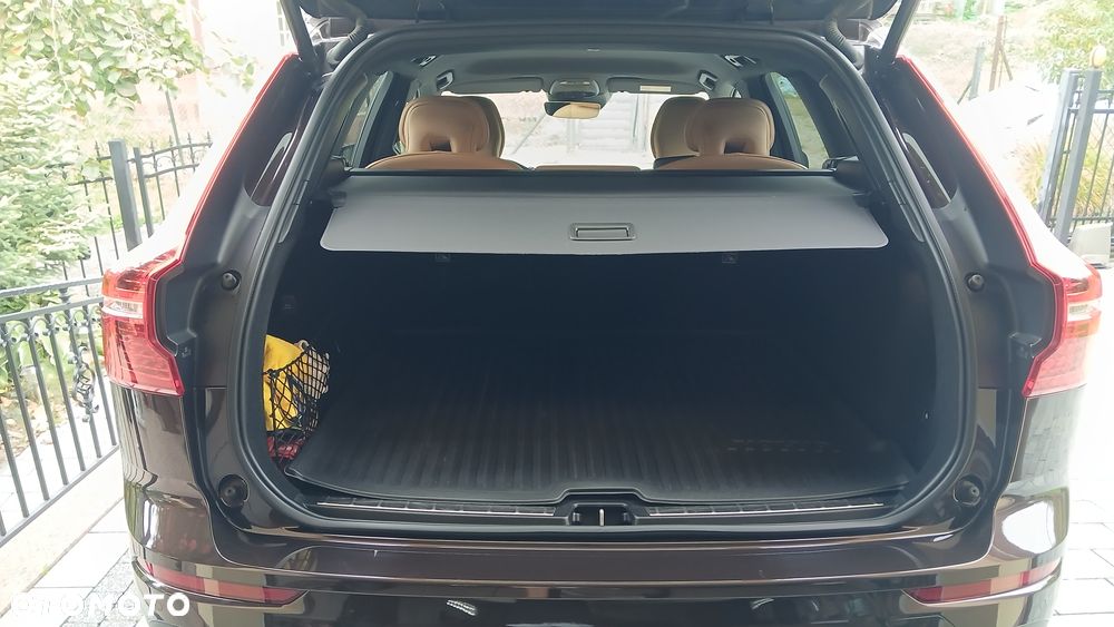 Volvo XC 60 T4 Momentum Pro - 17