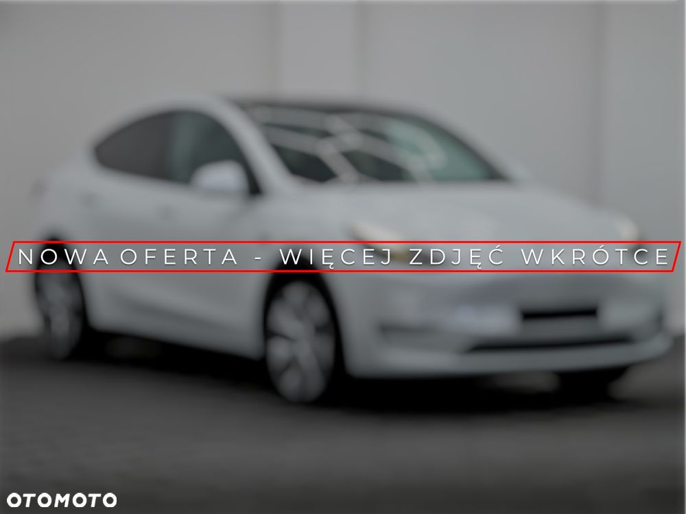 Tesla Model Y Long Range AWD - 11