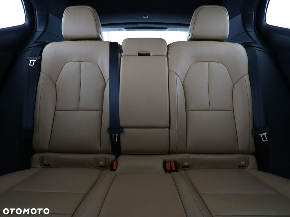 Volvo XC 40 D4 AWD Momentum Pro - 19