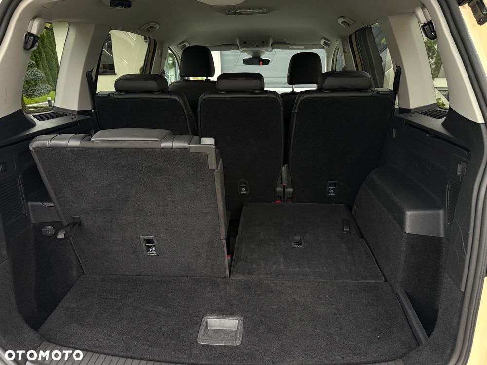 Volkswagen Touran - 30