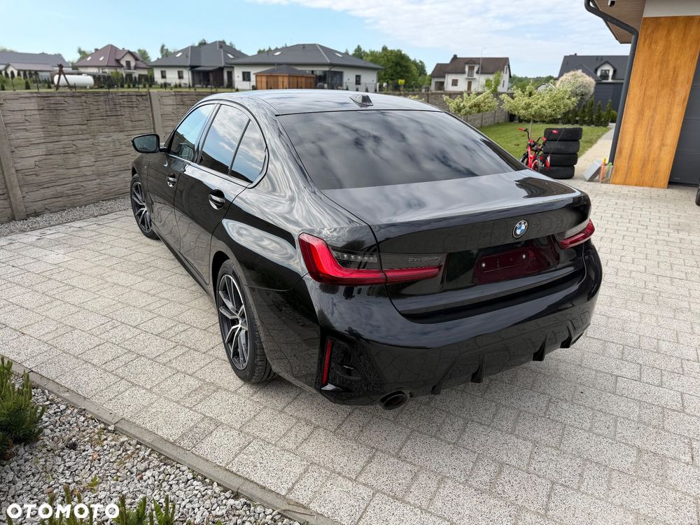 BMW Seria 3 330i xDrive M Sport - 4