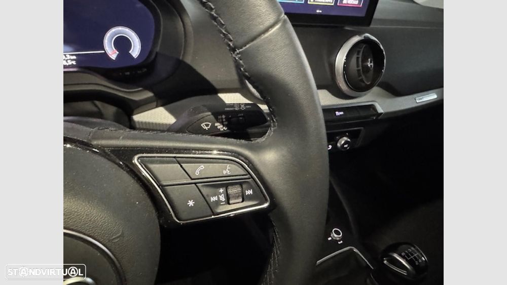 Audi Q2 30 TFSI Advanced — fotografia 13