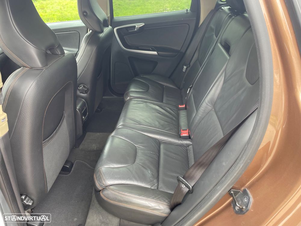 Volvo XC 60 2.4 D Drive - 14