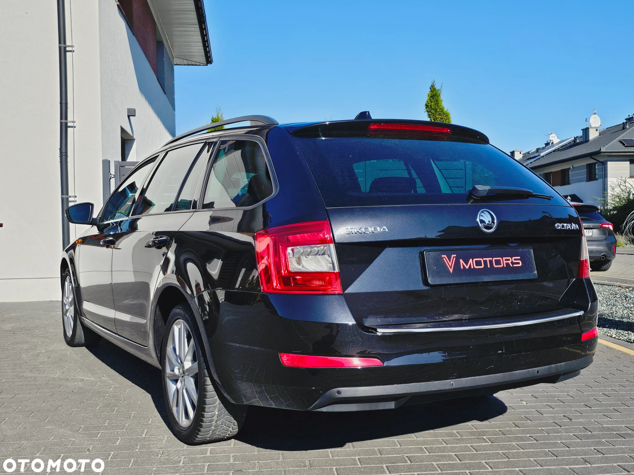 Skoda Octavia Combi 1.6 TDI (Green tec) DSG Joy - 2