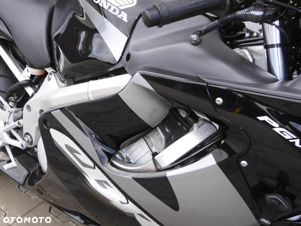 Honda CBR - 19