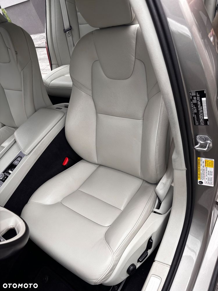Volvo S60 T6 AWD Momentum Pro - 15