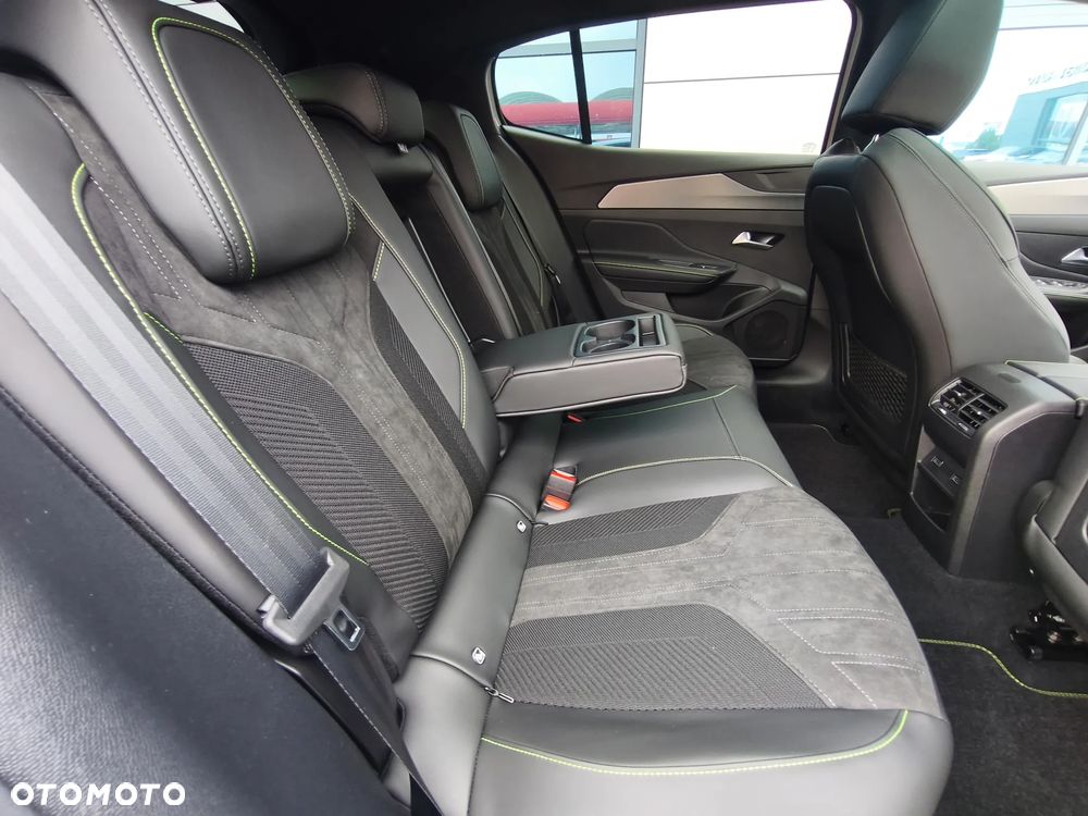 Peugeot 408 1.2 PureTech mHEV GT S&S e-DSC6 - 18