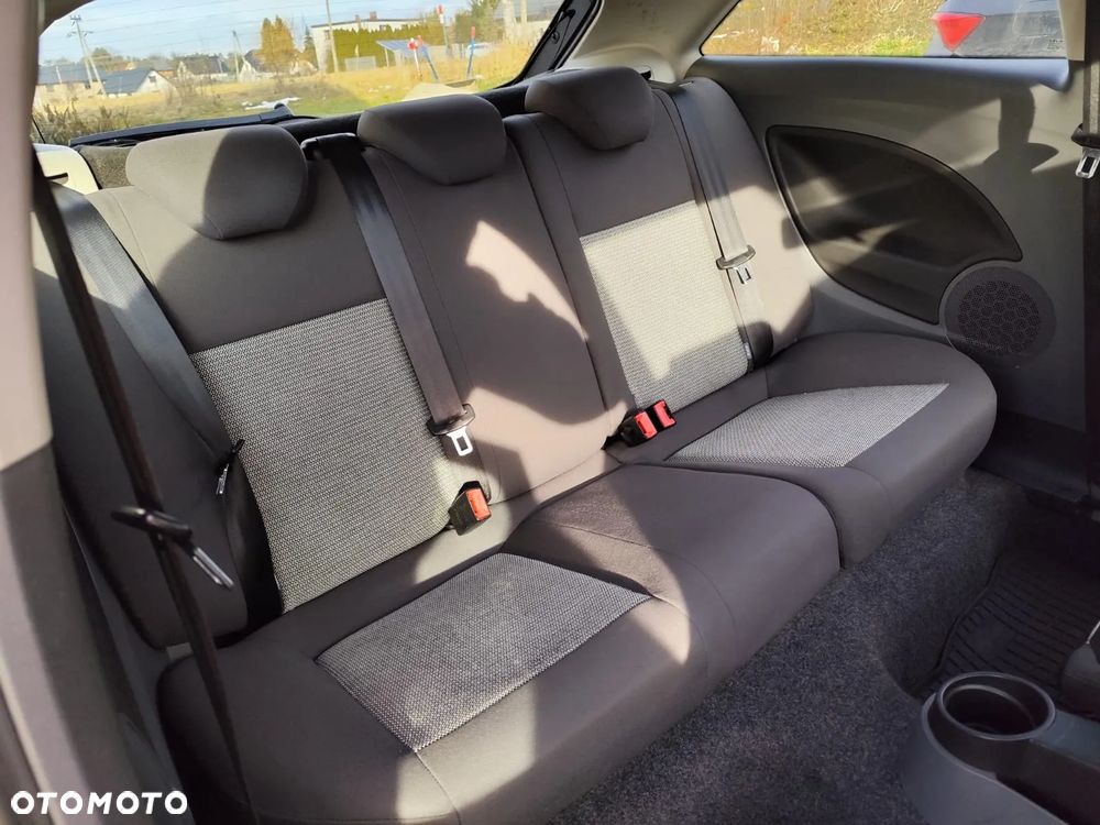 Seat Ibiza SC 1.4 16V Style - 24