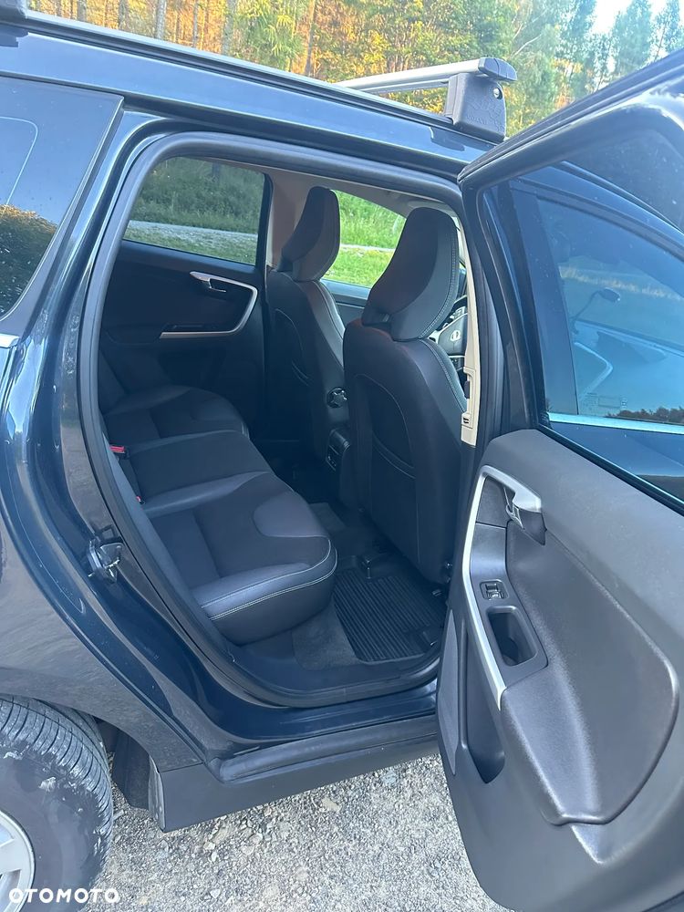 Volvo XC 60 D5 AWD Momentum - 16