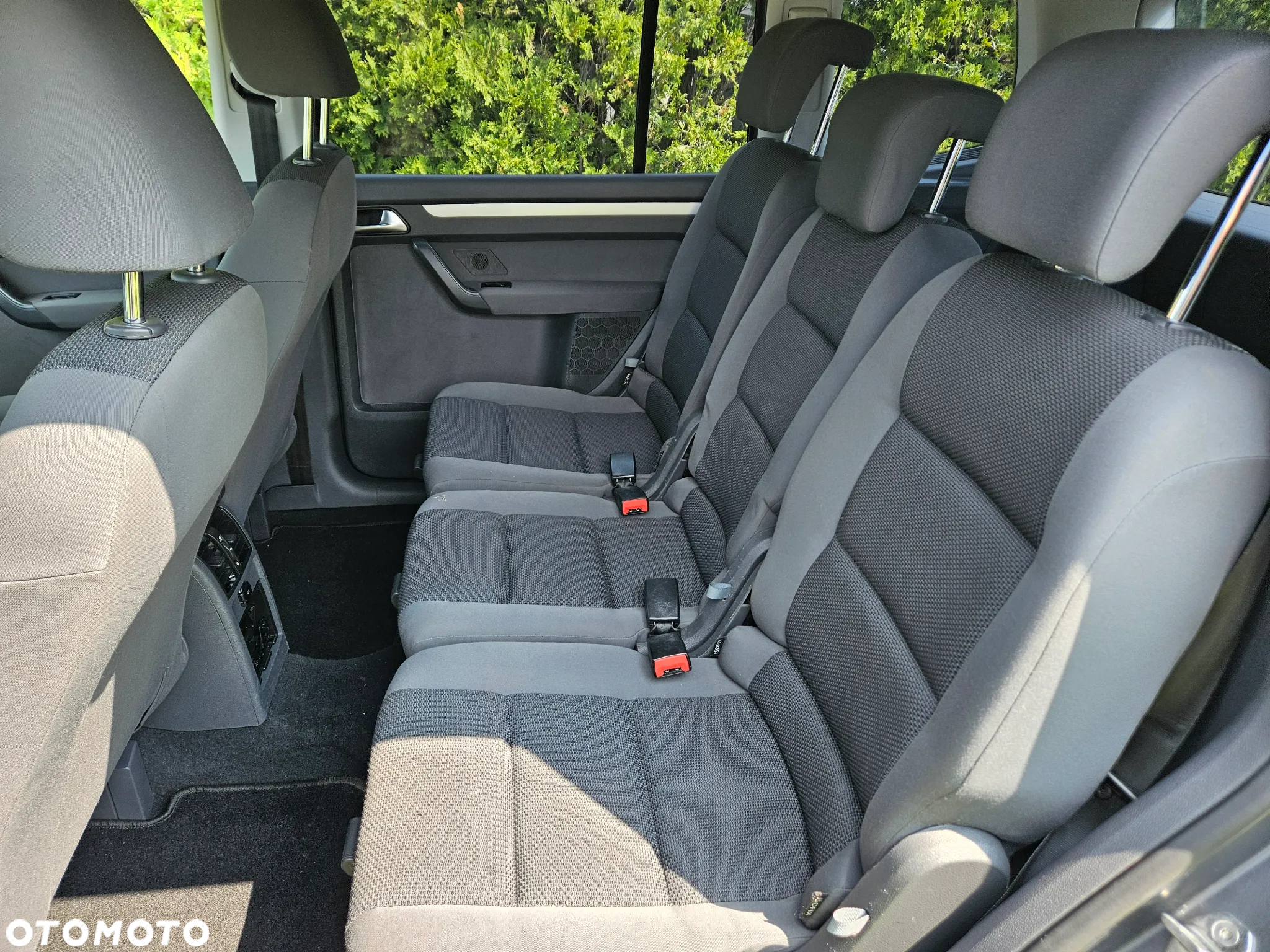 Volkswagen Touran 1.6 TDI DPF BlueMot Comfortline - 8