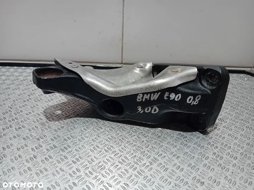łapa silnika BMW E90-91 3.0 D 6770044 - 2
