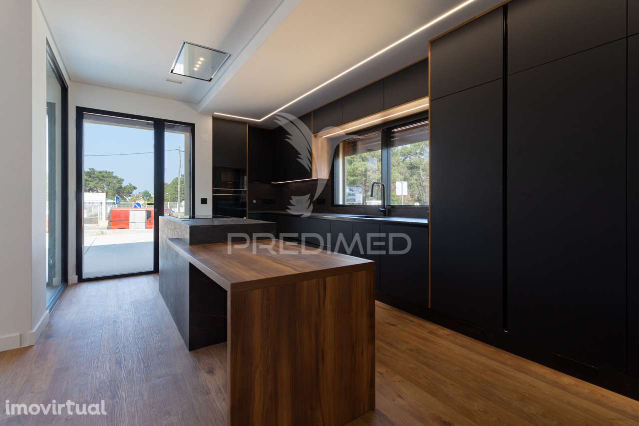 Moradia T5 Contemporânea de Luxo perto de Lisboa - Grande imagem: 2/34