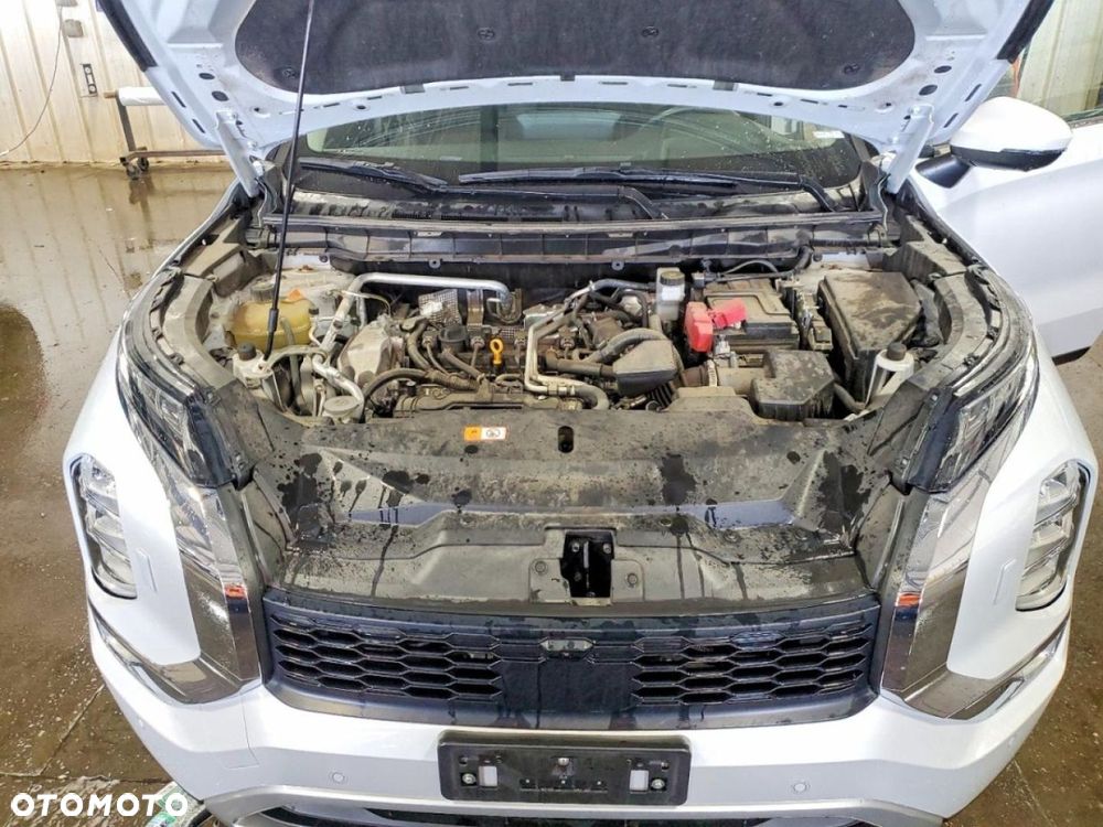 Mitsubishi Outlander - 11