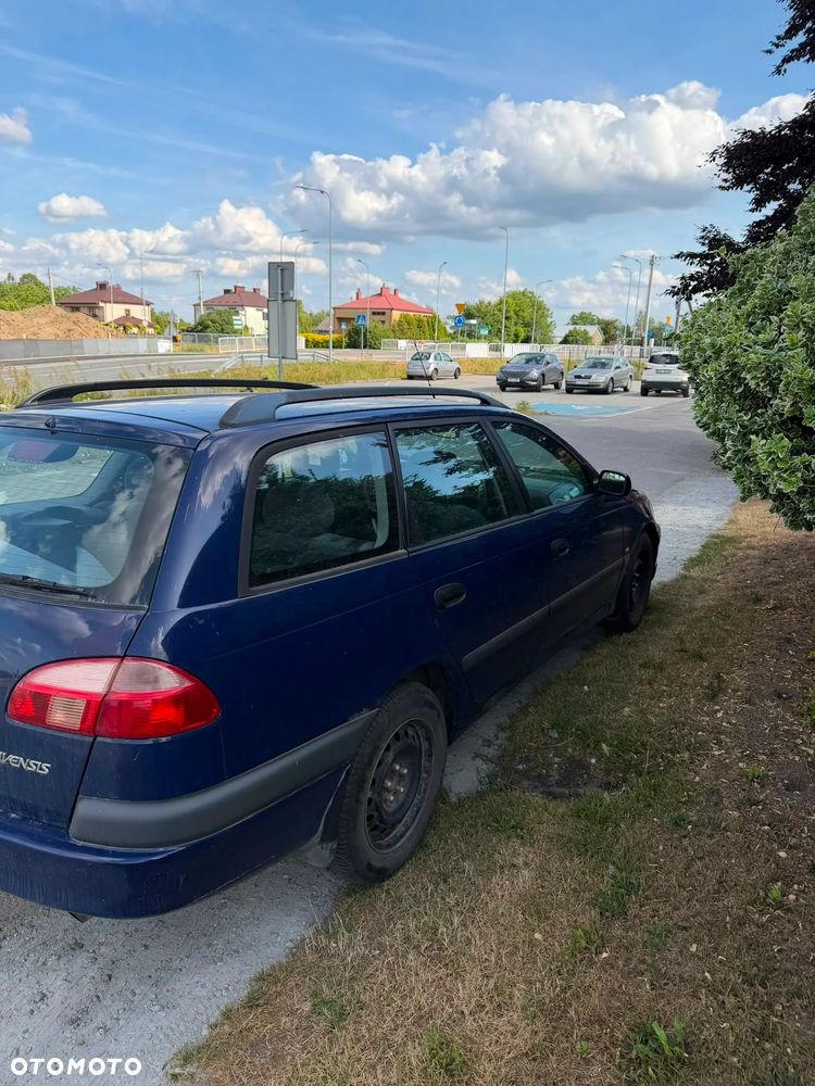 Toyota Avensis - 5