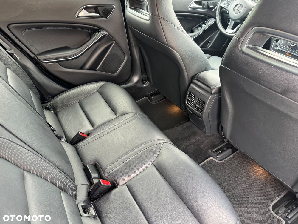 Mercedes-Benz GLA 200 (CDI) d 7G-DCT - 12