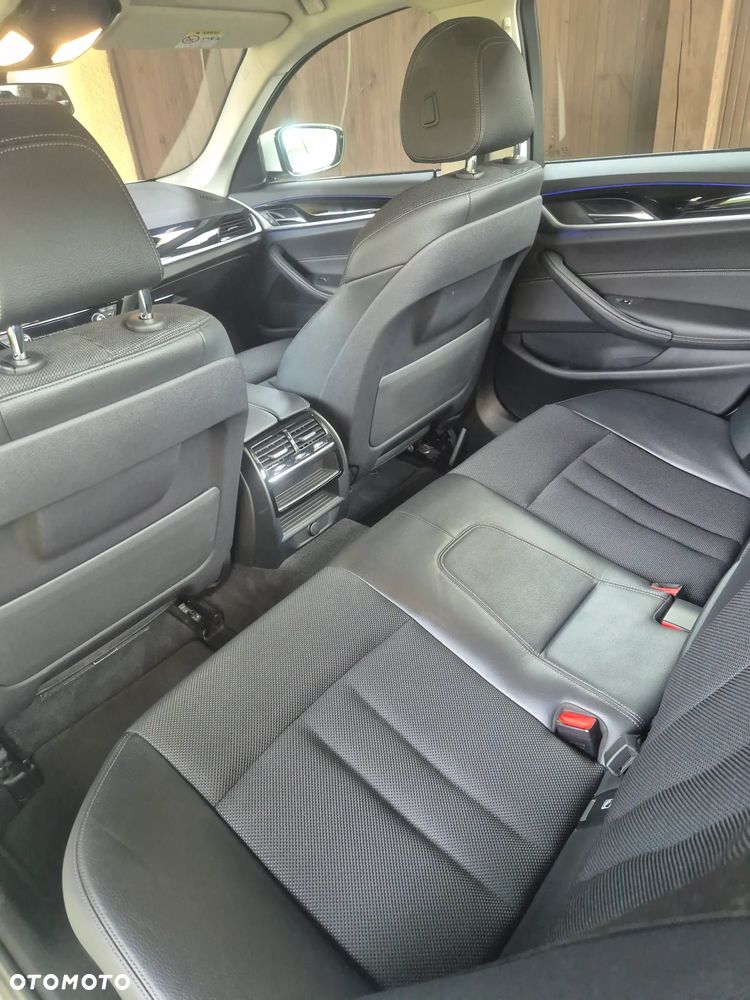 BMW Seria 5 530i xDrive Sport Line sport - 15