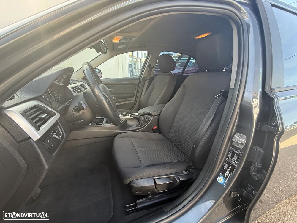 BMW 320 d Advantage - 22