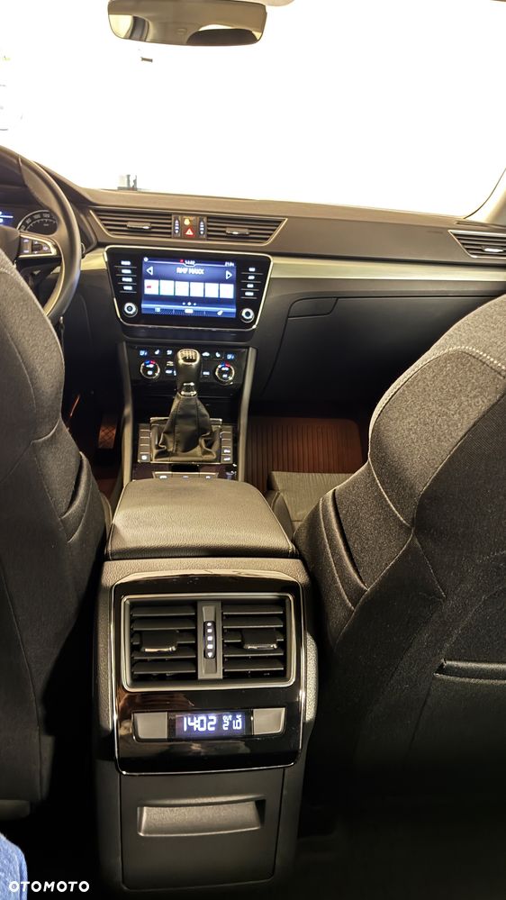 Skoda Superb 2.0 TDI Ambition - 15