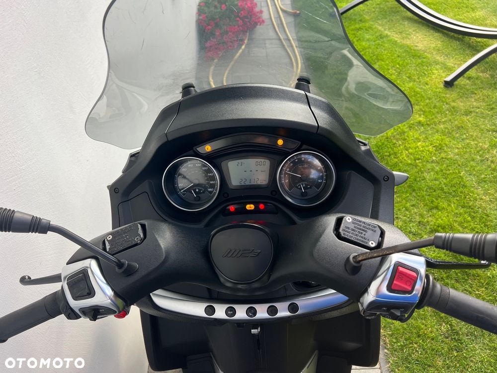 Piaggio MP-3 - 8