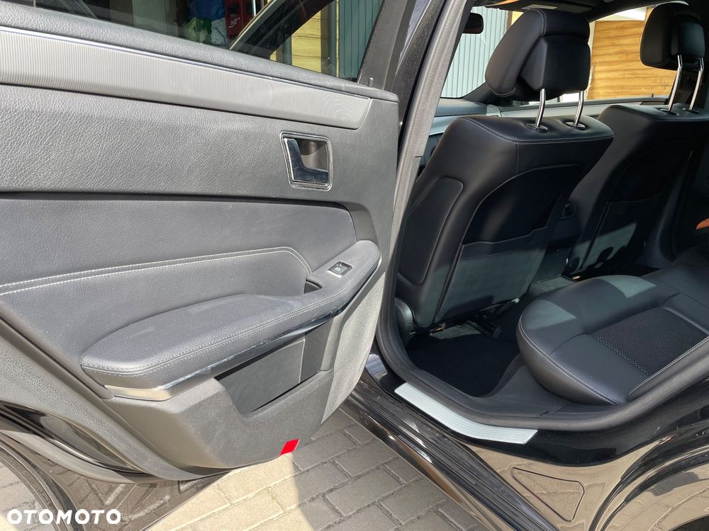 Mercedes-Benz Klasa E 220 CDI BlueEff - 29