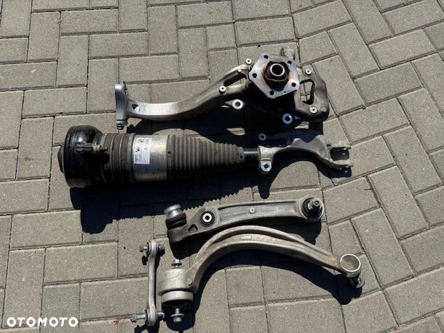 Audi Q7 Q8 22r 4M0407560 4M0616039 zwrotnica kpl GWARANCJA! - 2