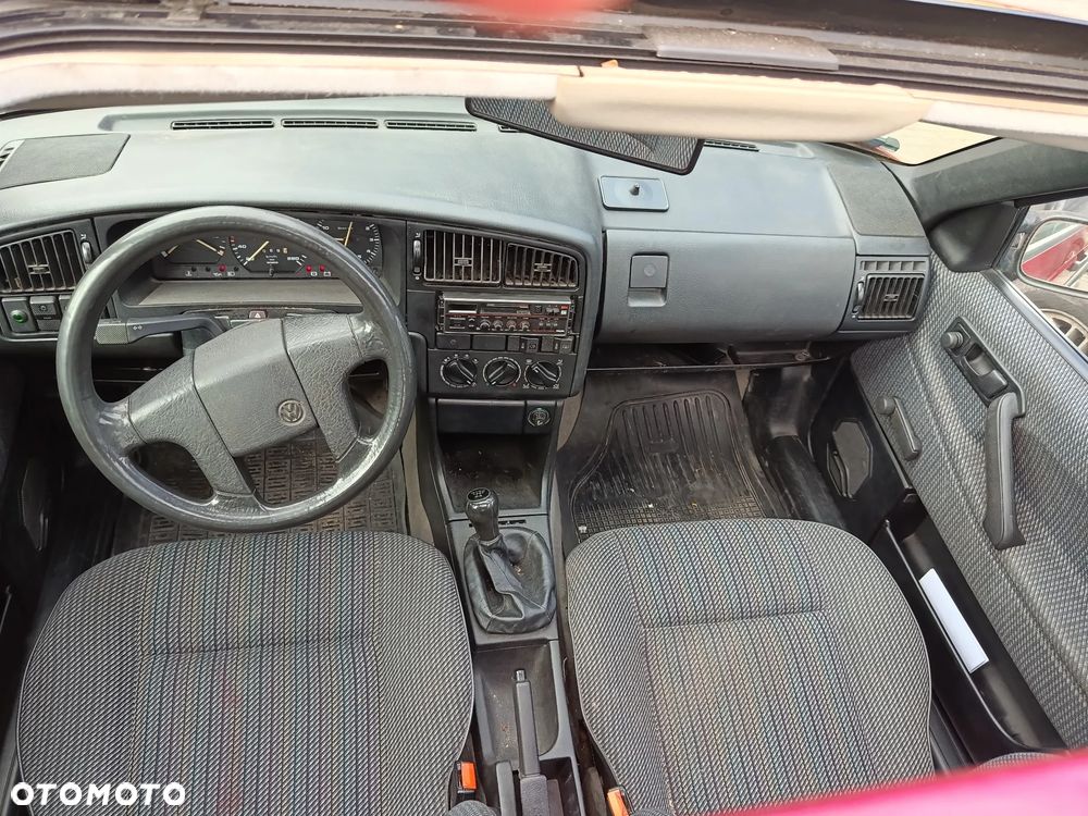 Volkswagen Passat 1.8 GT - 12