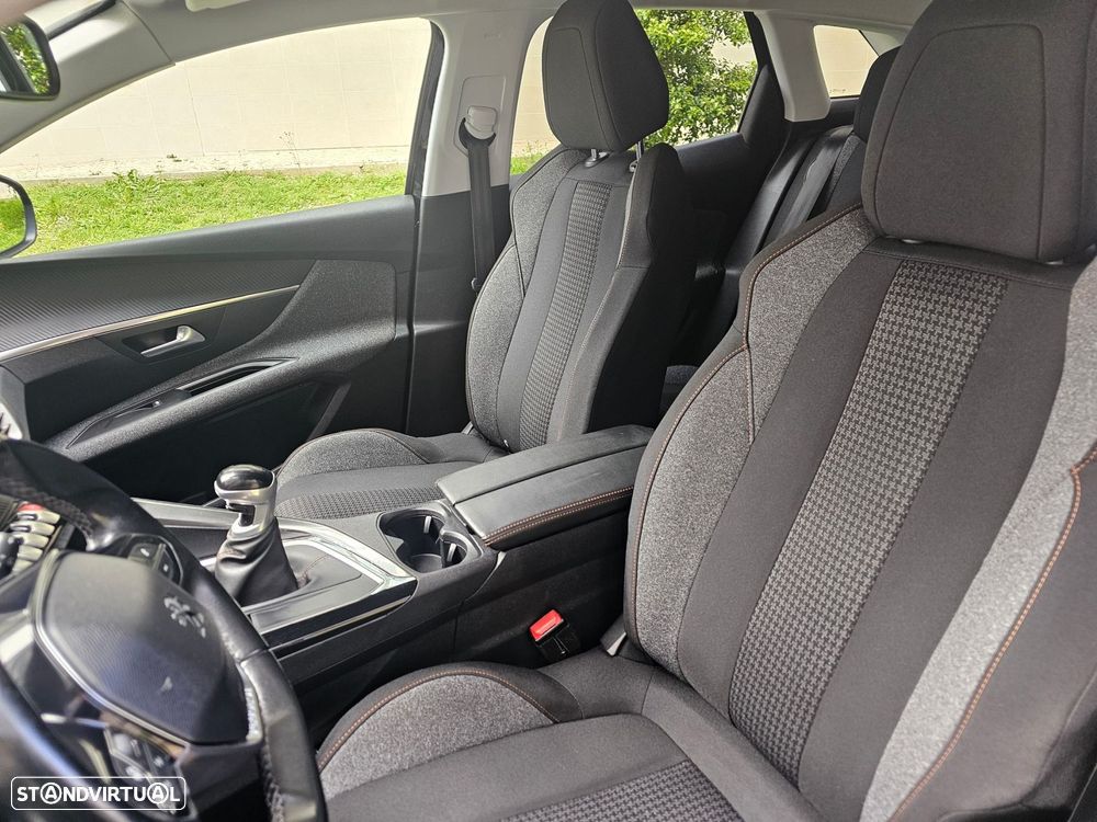 Peugeot 3008 1.2 PureTech Active - 11