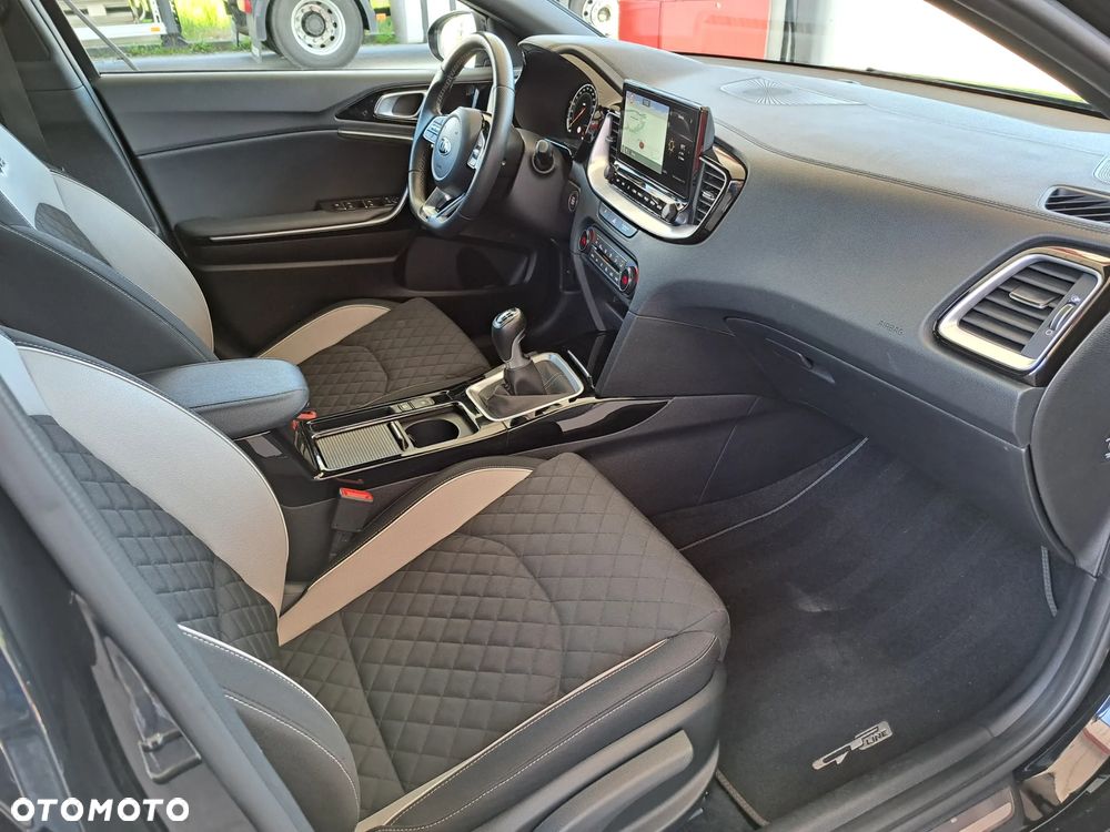 Kia ProCeed 1.5 T-GDI GT Line - 21