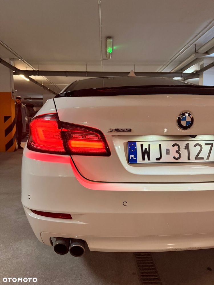 BMW Seria 5 528i xDrive - 11