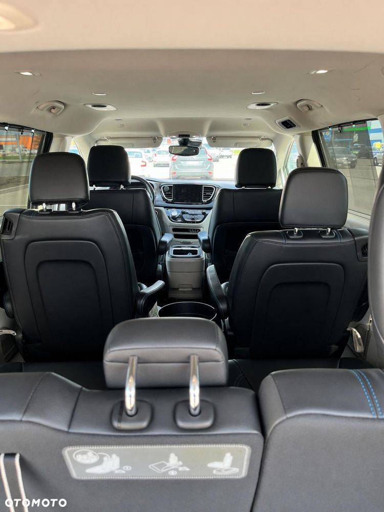 Chrysler Pacifica - 7