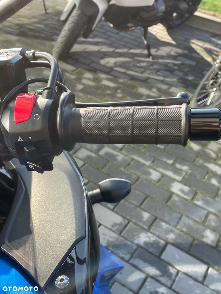 Suzuki GSX 1000 - 19