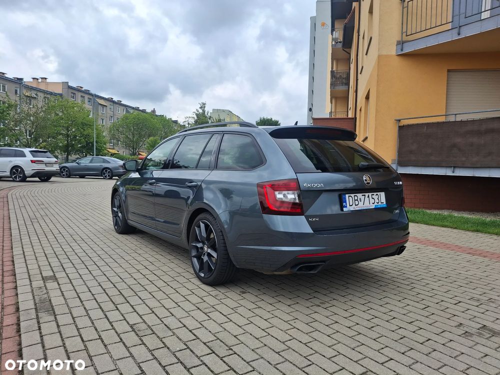 Skoda Octavia 2.0 TDI 4x4 DSG RS - 9