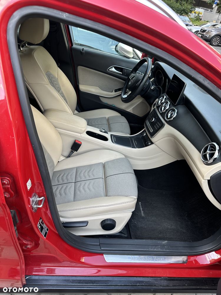 Mercedes-Benz GLA 180 d 7G-DCT - 9