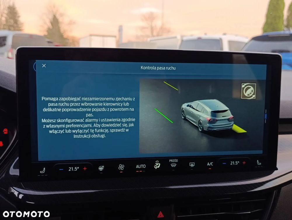 Ford Focus 1.0 EcoBoost mHEV ST-Line X - 27