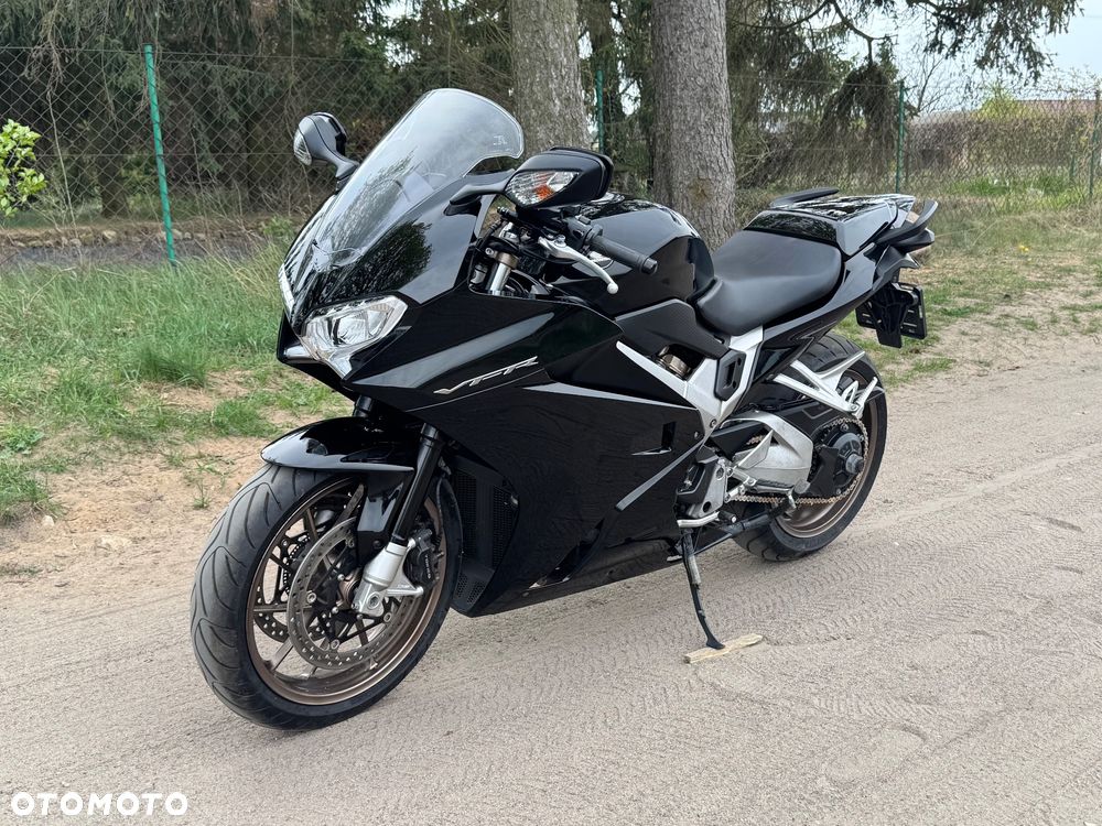 Honda VFR - 19