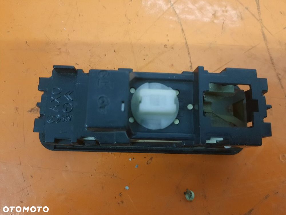 LIGIER AMBRA 99-06 LAMPKA WEWNĘTRZNA PODSUFITKI - 4