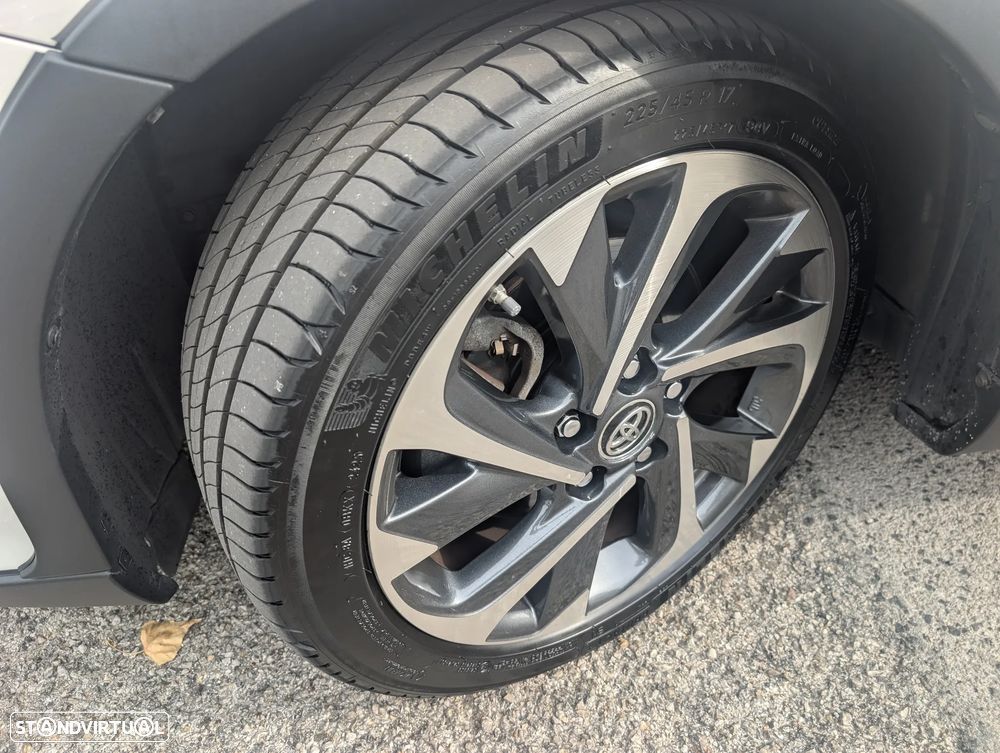 Toyota Auris Touring Sports 1.8 HSD Freestyle - 3