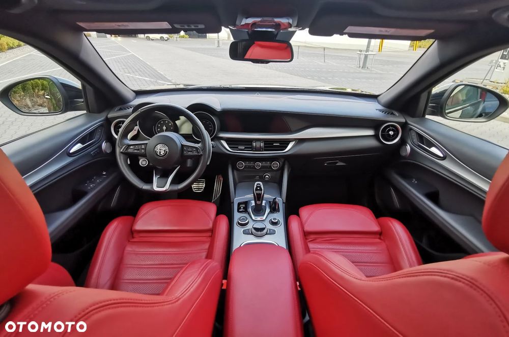 Alfa Romeo Stelvio 2.0 Turbo 16V AT8-Q4 Veloce Ti - 10