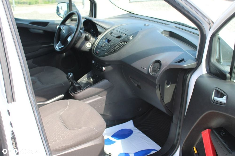 Ford Transit Courier - 20