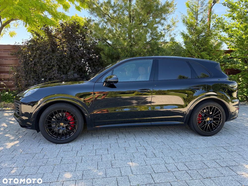 Porsche Cayenne GTS - 9