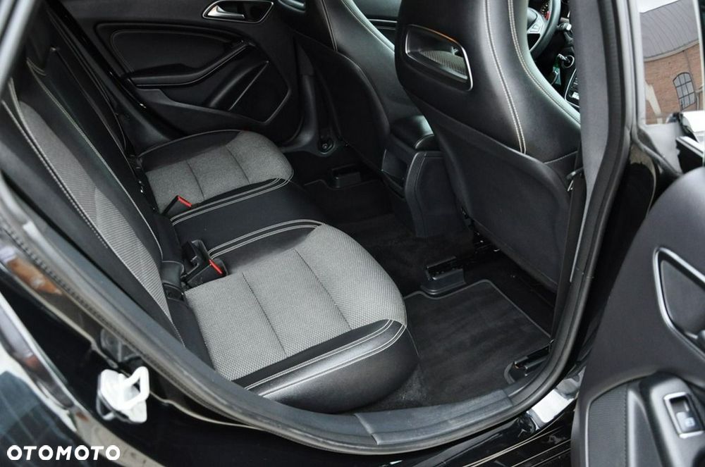 Mercedes-Benz CLA - 27