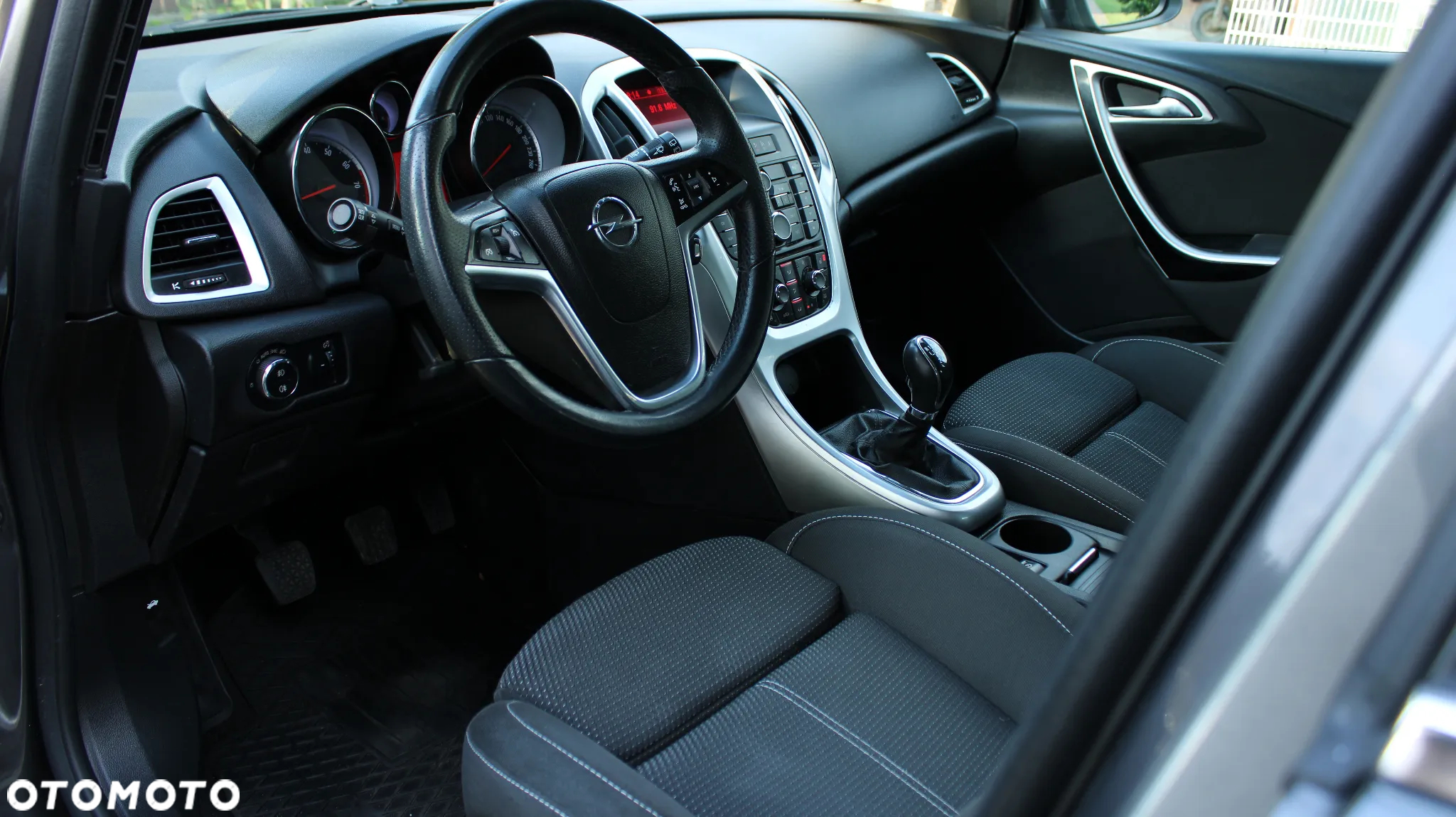 Opel Astra 1.6 Cosmo - 29