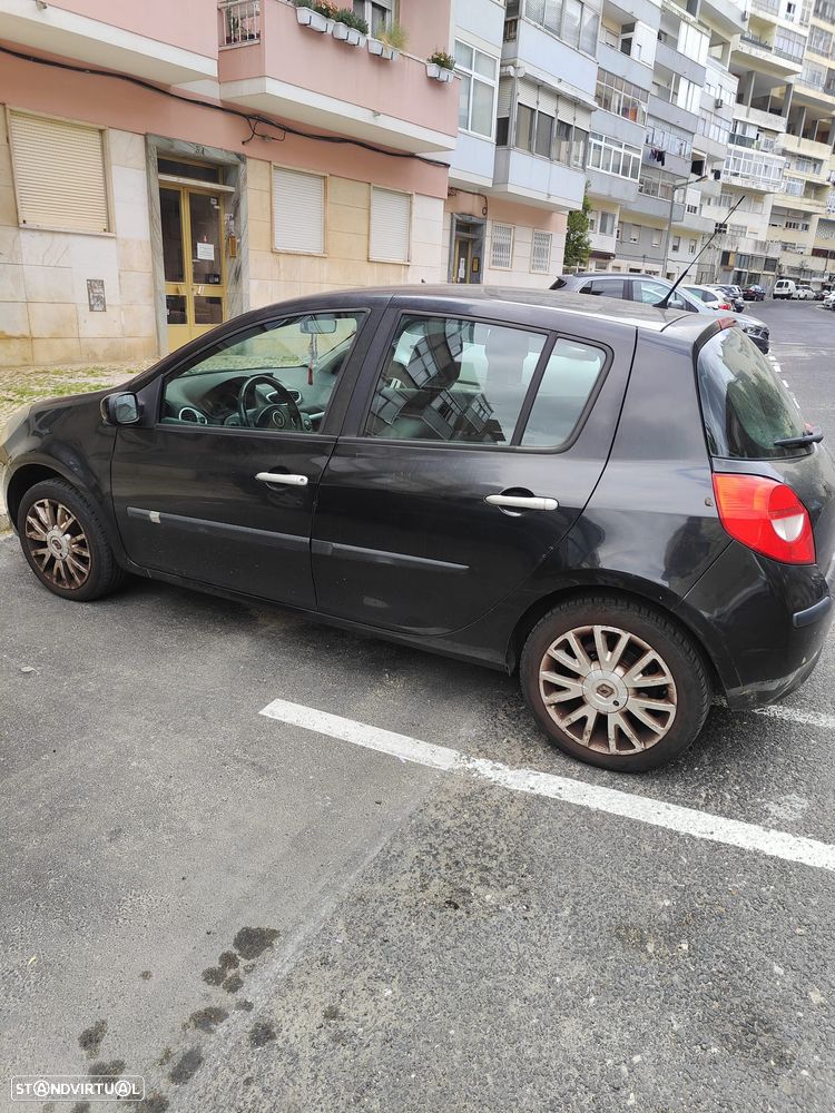 Renault Clio 1.5 dCi Dynamique Luxe - 1