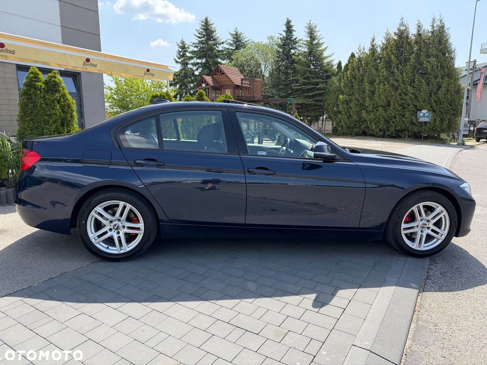 BMW Seria 3 320d xDrive Luxury Line - 8