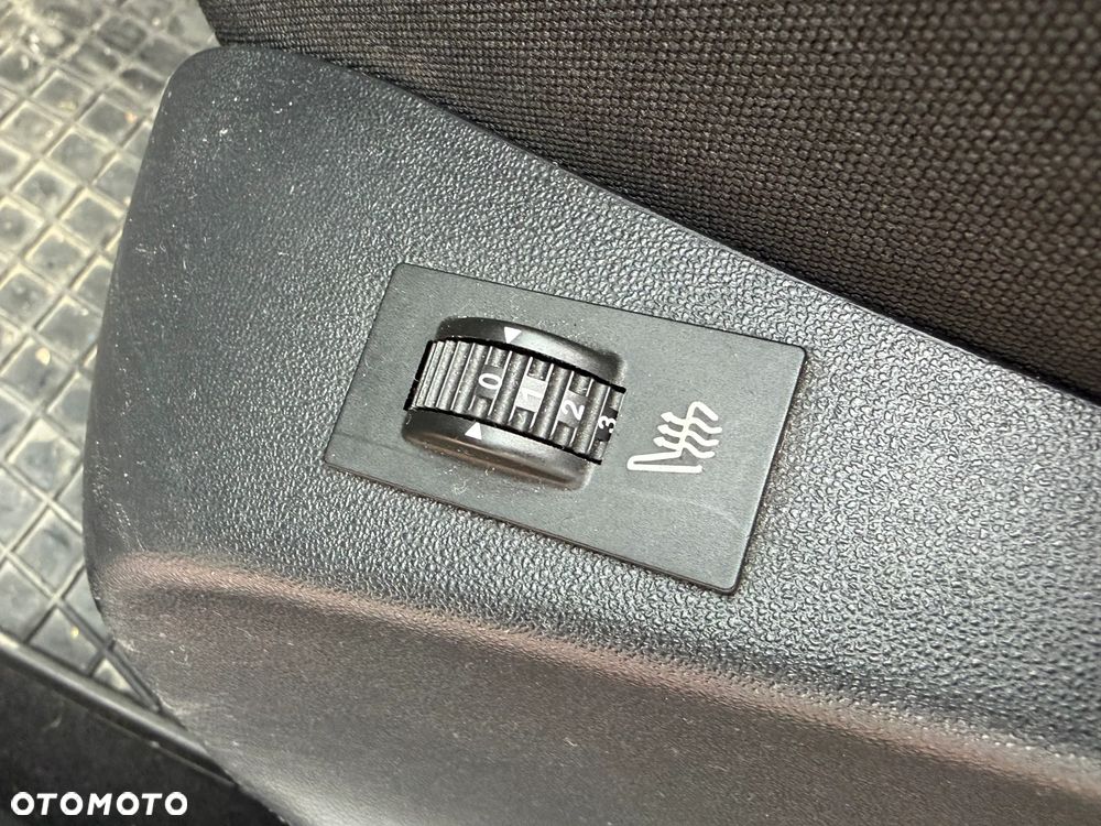 Peugeot 2008 - 10