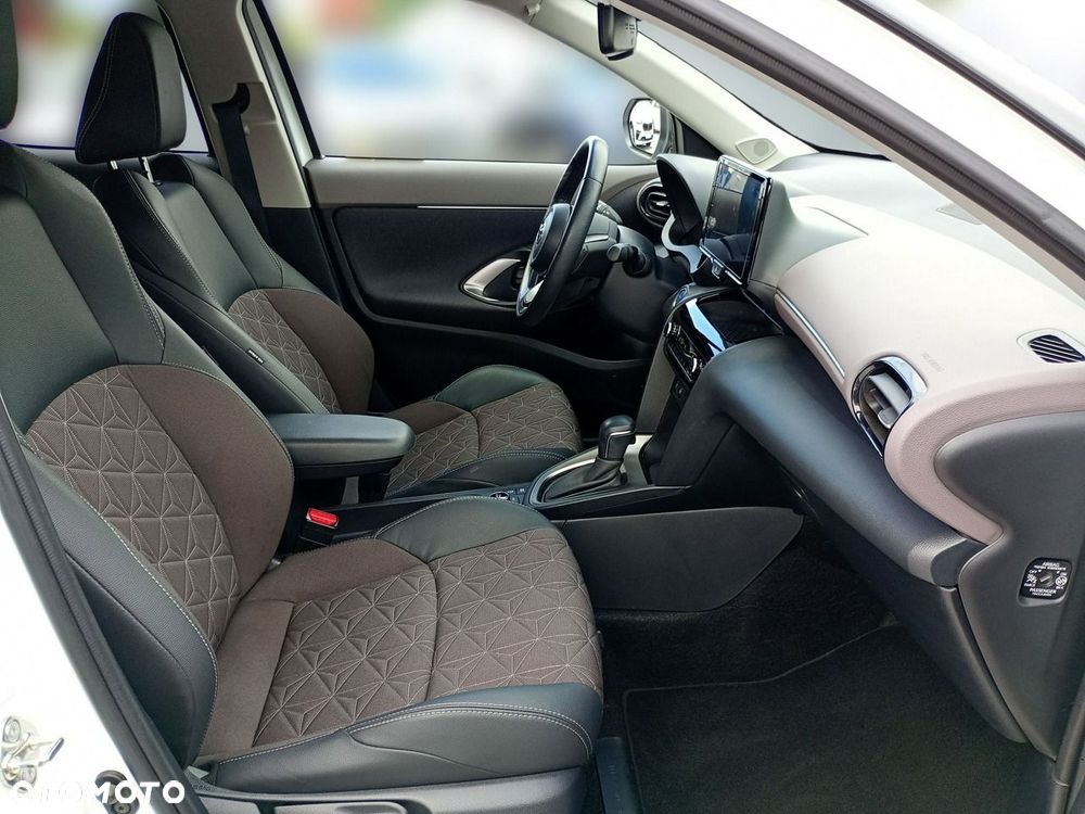 Toyota Yaris Cross - 26