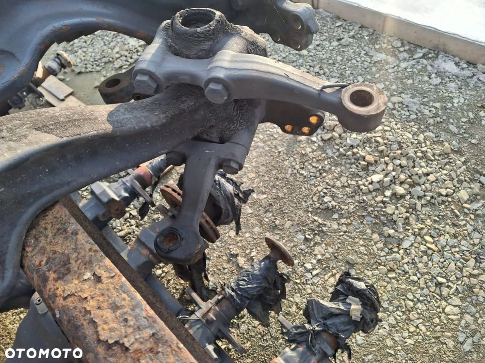BELKA OŚ PRZEDNIA ZWROTNICE RENAULT MIDLUM DXI RENAULT GAMA D 17.5 - 3