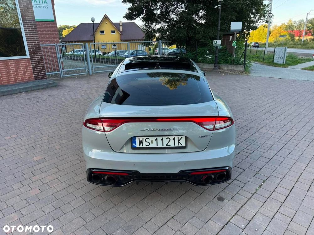 Kia Stinger - 16
